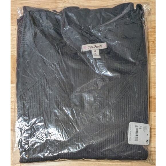 Free People Santa Clara Oversized Thermal V-Neck Long Sleeve Top in Black Size M - Picture 10 of 11